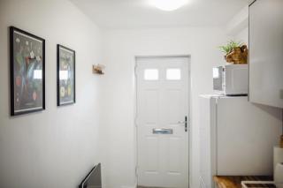 Modern Cosy Apartment Free Parking 10 PPL - 9