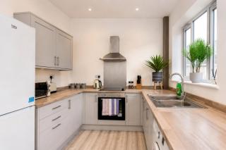 Spacious 2BR Durham Home for Contractors - 7