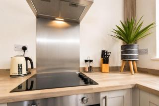 Spacious 2BR Durham Home for Contractors - 2