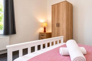 Spacious 2BR Durham Home for Contractors - 4