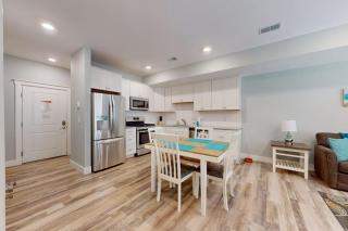 Cozy TC Bay Condo - 3