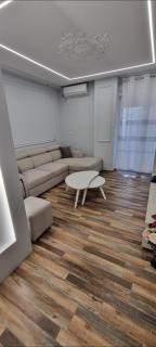 Sea View Apartment Golem - 4