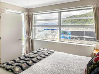 Oxleys 205 one bedroom with sea views - 6
