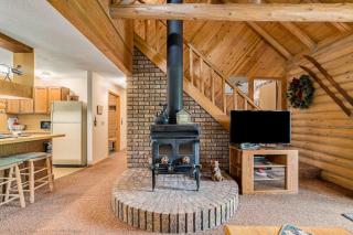 The Log Cabin - 7