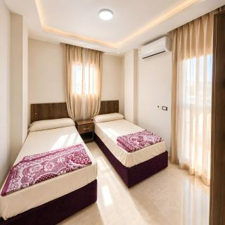 Amwaj Al Fayrouz برج أمواج الفيروز - 1