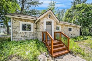 Pleasant Street Retreat - 0