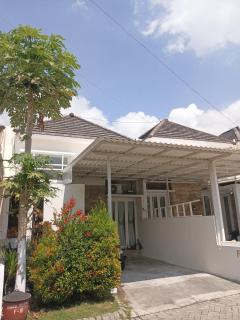 VIKA Villa Kayana Kota Batu - 0