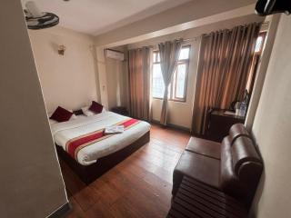 Hotel Silver Jubilee - 8