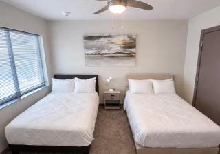 Golden Fern Escape - Des Moines - 2