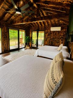 JAWS Retreat Bungalow - 6