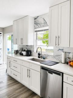 Cozy Home Near Airport, Beaches & Busch Gardens - 0