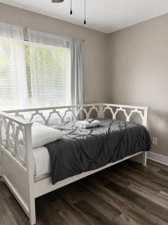Cozy Home Near Airport, Beaches & Busch Gardens - 8