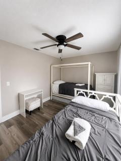 Cozy Home Near Airport, Beaches & Busch Gardens - 1