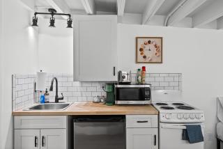 Studio Above Craft Coffee Shop - Downtown, By APSU - 3