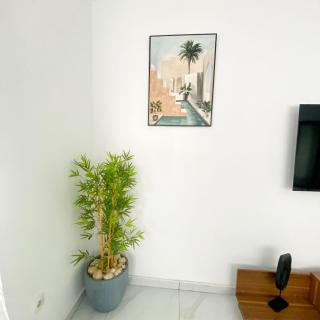 Elegant 2-Bedroom Apartment in Chic Abidjan Neighborhood - 6