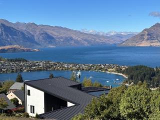1Queenstown - Stunning Lake and Mountain Views - 8