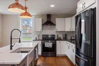 Ski & Stay Montpelier 4BR Home Sleeps 8 home - 3