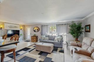 Paradise Palms - 6