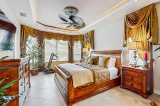 Elegance on the Canal - Cape Coral - 1