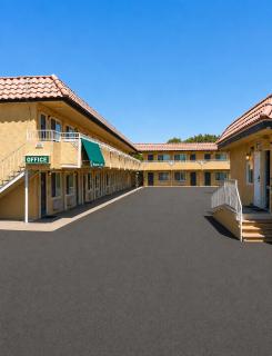 Vagabond Inn Hemet - 5