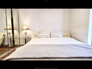 Twin King Ensuites Apartment with Double sofa bed apartment at M-city shopping center, Clayton 3168 - Exclusive private sky mountain view to Dandenong ranges - Free Parking, Fast Wifi, Coffee Tea and Amenities - 8
