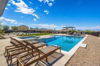 CIELO - Modern Vegas Pool Oasis, Spa, Pickleball - 2