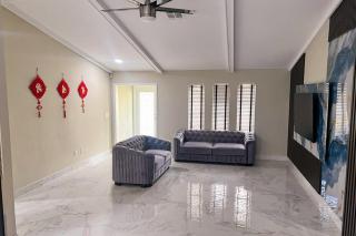 Palm Breezes - 7