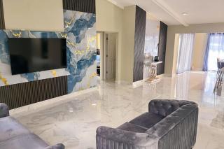 Palm Breezes - 6