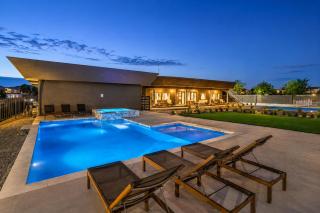 CIELO - Modern Vegas Pool Oasis, Spa, Pickleball - 9