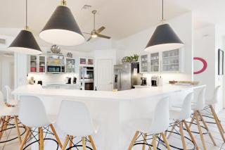 Chic Beach Haven - 3