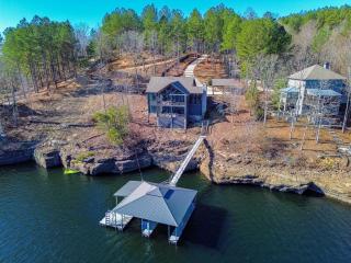 Stone Shore Luxury Lake Retreat - 5