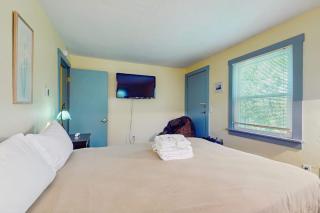 The Blue Cottage - 1