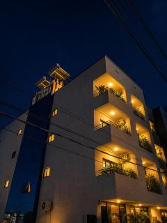 KIGALI GOLDEN VILLA RESORTs WITH SWIMMING POOL - 0