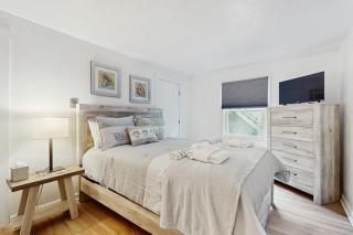Bay Colony Breeze - 2