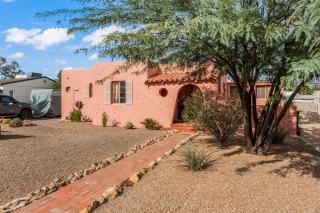 Tres Palmas - 3BD 2BA Central Adobe Retreat with Private Pool - 0