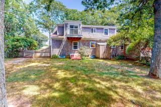 Falmouth Beachtown Getaway - 6