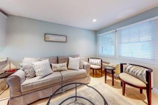 Immaculate Beach Condo - 3