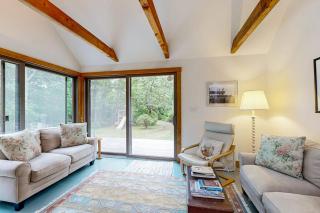 Chilmark Guest House - 8