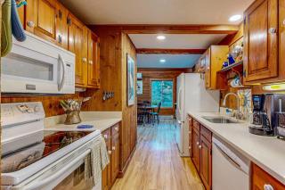 Cozy Island Cabin - 4