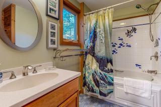 Cozy Island Cabin - 1