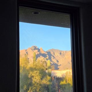 Catalina Vista - Modern 2BD Foothills Retreat with Amazing Mountain Views - 1
