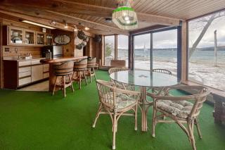 Lakefront Serenade - 7