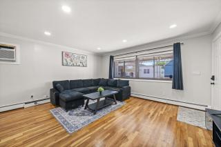 NYC & MetLife Luxury 3 bedroom Home Free Parking - 2