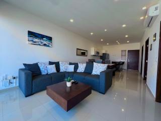 Marina Condo 2 Pools Panoramic Views - 1