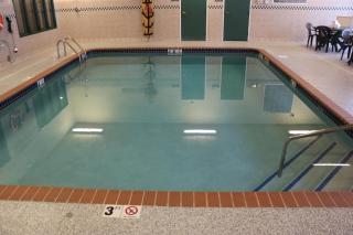 Holiday Inn Express & Suites Marquette by IHG - 9