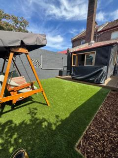 Charm on Forster - 2