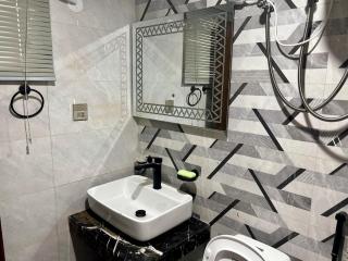 Luxury Retreat in Bahria Town - 9