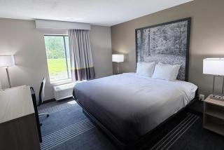 Super 8 by Wyndham Hannibal - 9