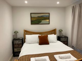 Montpellier Mews, Cheltenham- free parking - 9