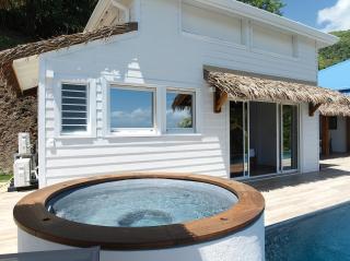 Le Bungalow - prestige 5 étoiles - 1 suite - piscine & jacuzzi - vue mer exceptionnelle - 5